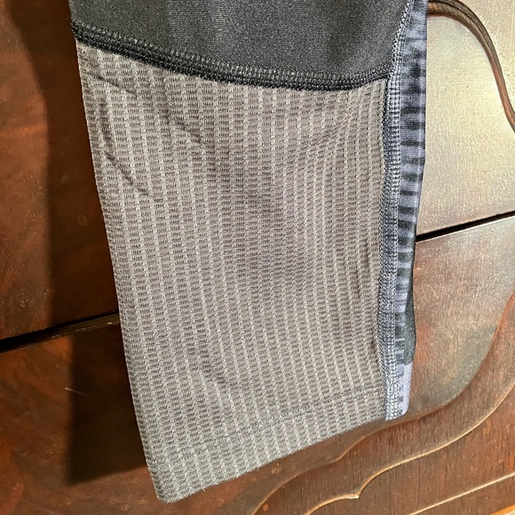 Under armour size small women’s running capri pants - Picture 5 of 10